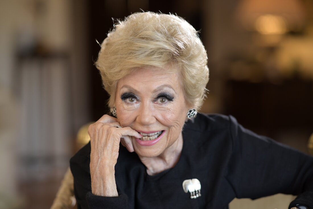 La actriz Mitzi Gaynor en su apartamento de Beverly Hills, California, el 26 de mayo de 2021.