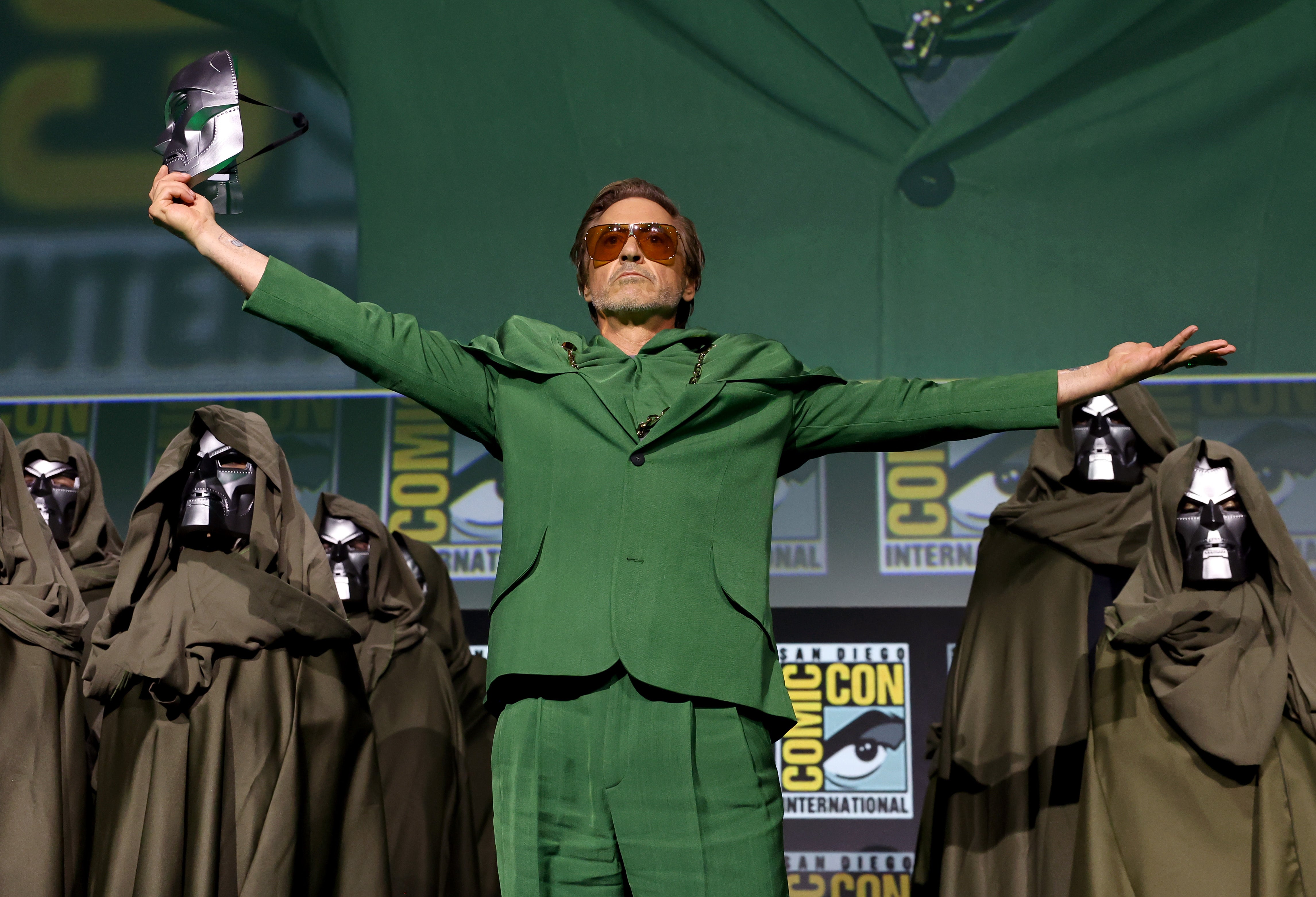 Robert Downey Jr.habla en el escenario durante el Simposio de Marvel Studios en el Salón H del Centro de Convenciones y Exposiciones de San Diego en San Diego, California, el 27 de julio de 2024.